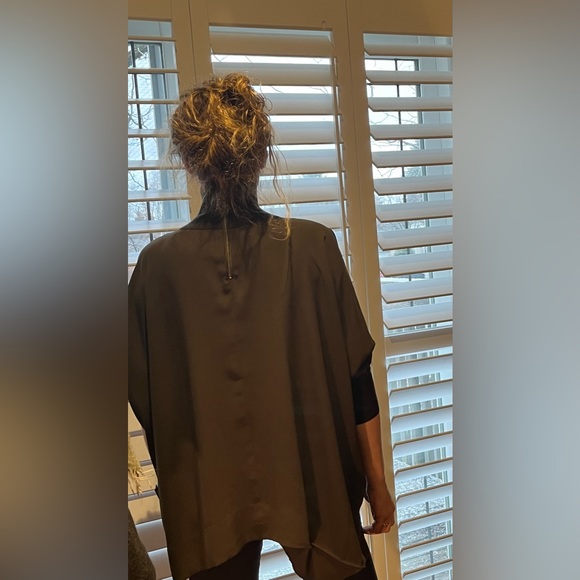 Aritzia Hamish Dolmon Olive Green
Babaton Top EUC - Picture 6 of 10